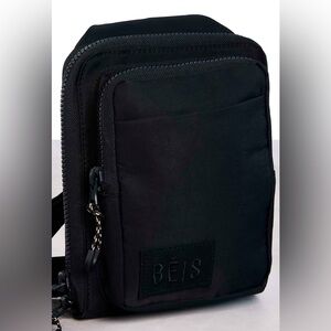 BRAND NEW Beis Sports Sling